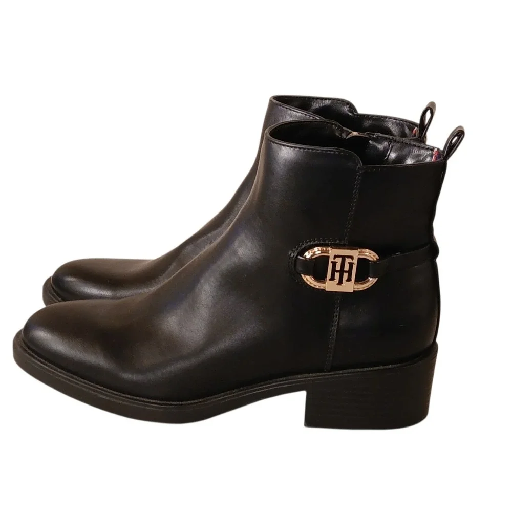 Tommy‎ Hilfiger Black Leather Ankle Boots Women's 6.5 Side Zip Gold TH Logo - Picture 10 of 16